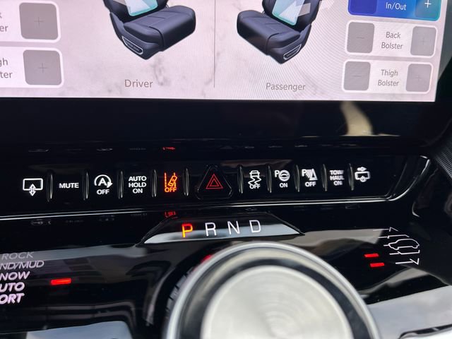 Used 2024 Jeep Grand Wagoneer Series III w/ Rear Seat Video Group 1 image 25