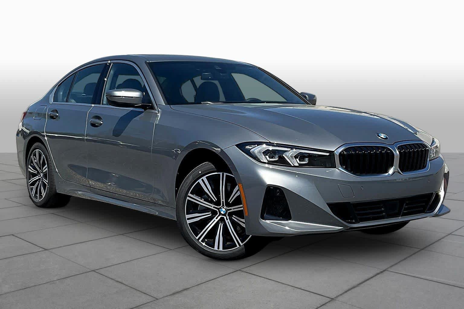 Used 2026 BMW 330i xDrive Sedan w/ Premium Package AWD/4WD image 2