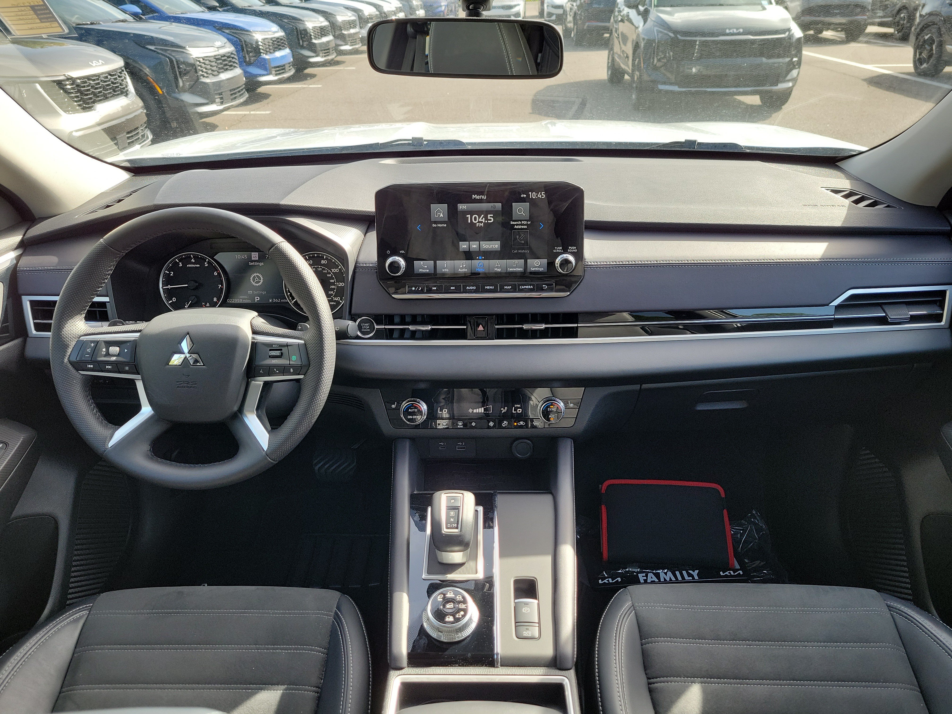 Used 2023 Mitsubishi Outlander SE AWD/4WD image 15