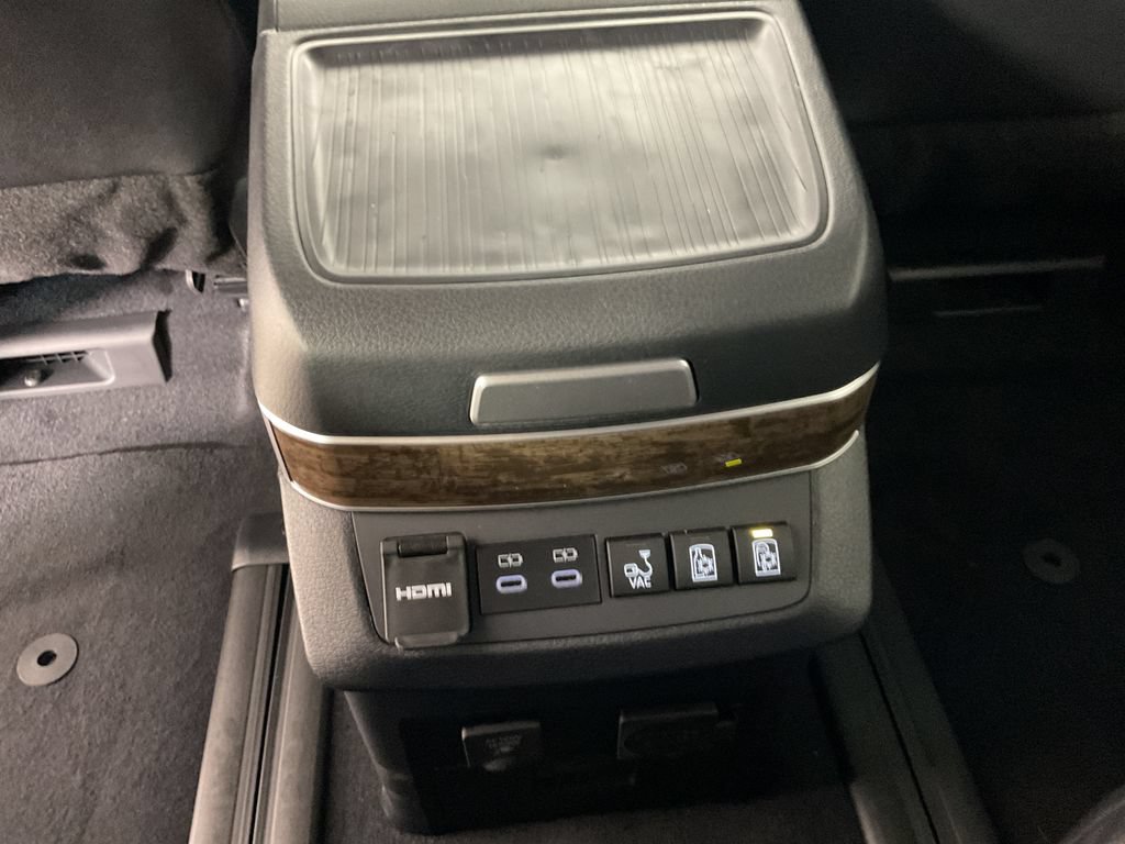 New 2026 Toyota Sienna Platinum AWD/4WD image 16