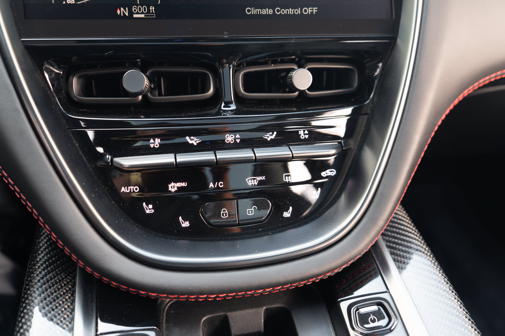 Used 2022 Aston Martin DBX AWD/4WD image 18