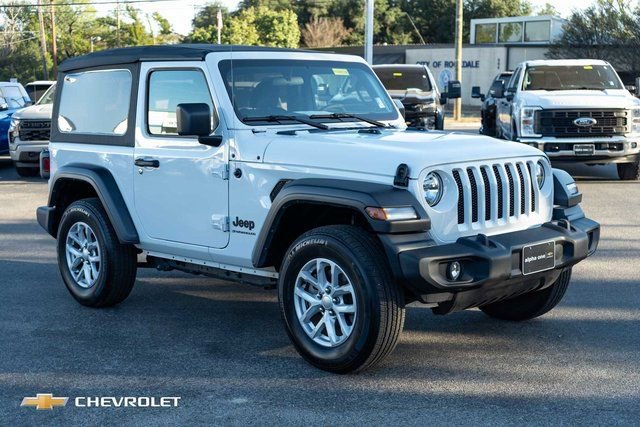 Used 2023 Jeep Wrangler Sport S image 3