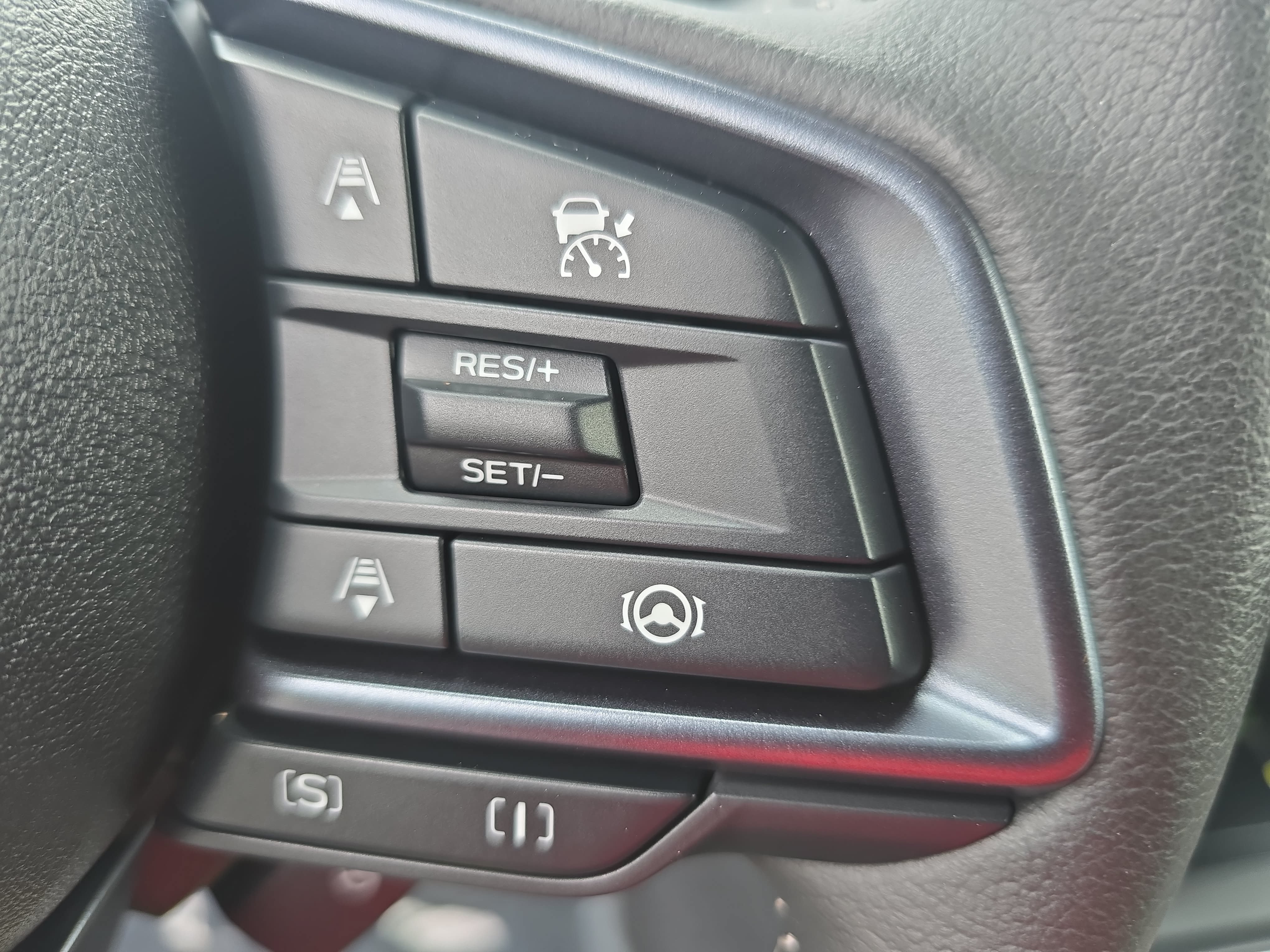 Used 2025 Subaru Forester Limited AWD/4WD image 18