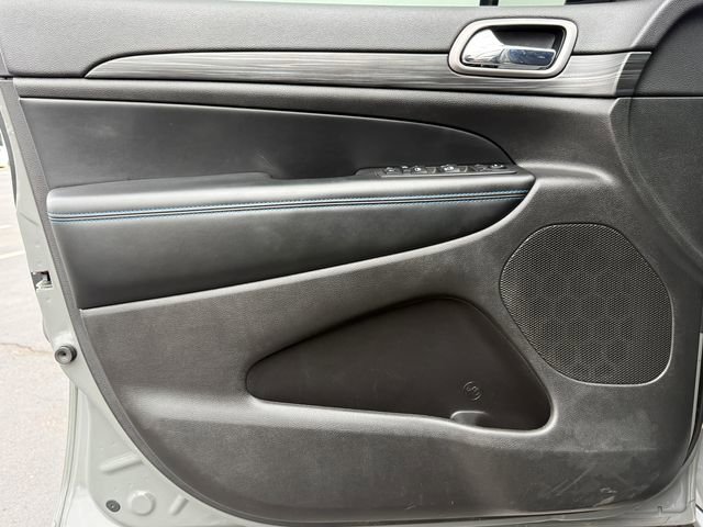 Used 2020 Jeep Grand Cherokee Laredo image 13