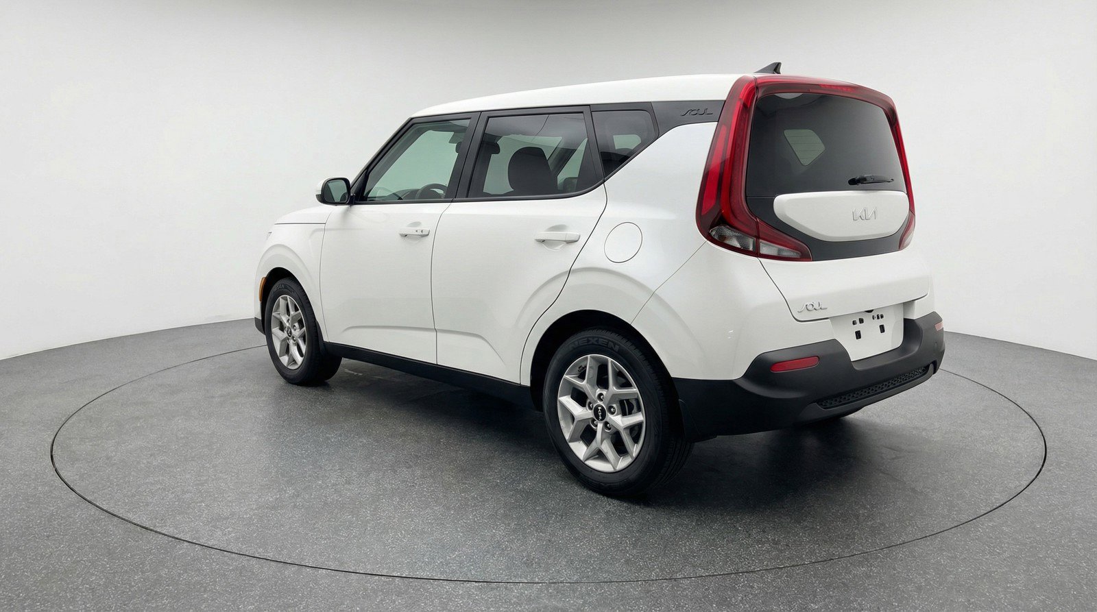 Used 2025 Kia Soul LX w/ LX Technology Package image 6