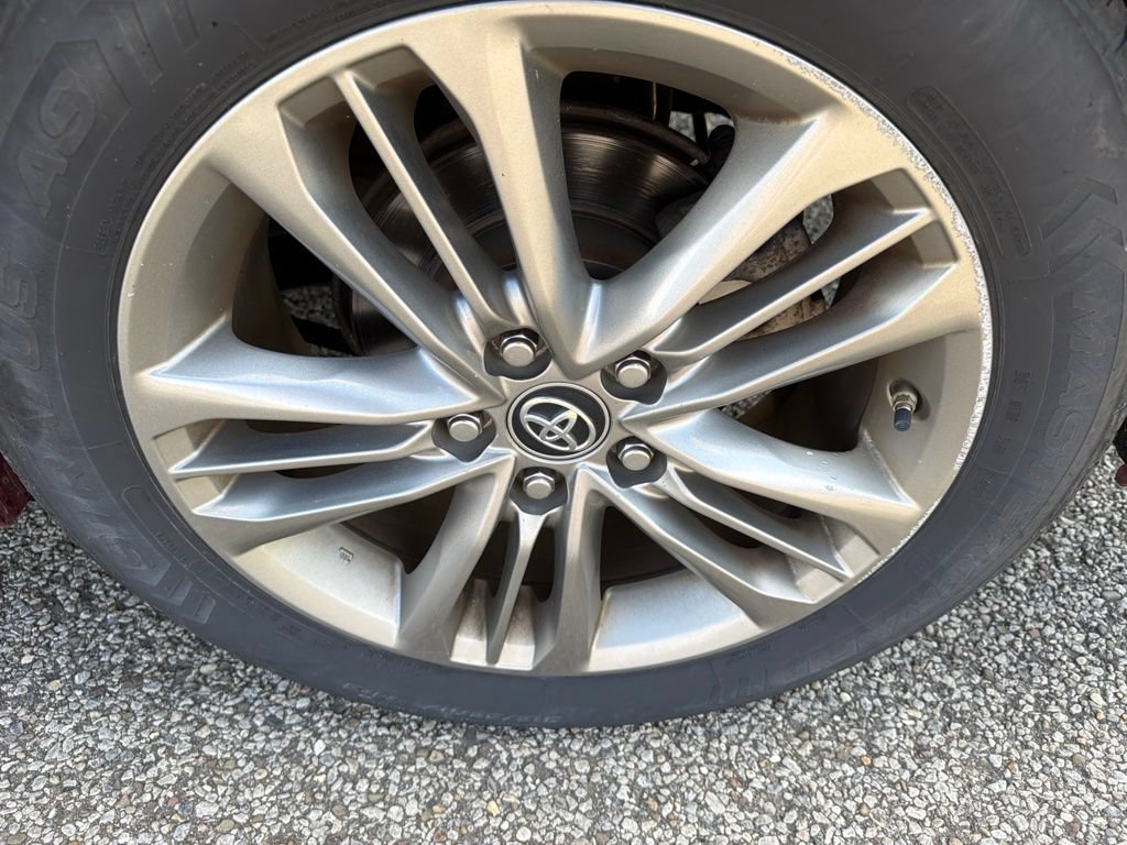 Used 2017 Toyota Camry SE FWD image 10