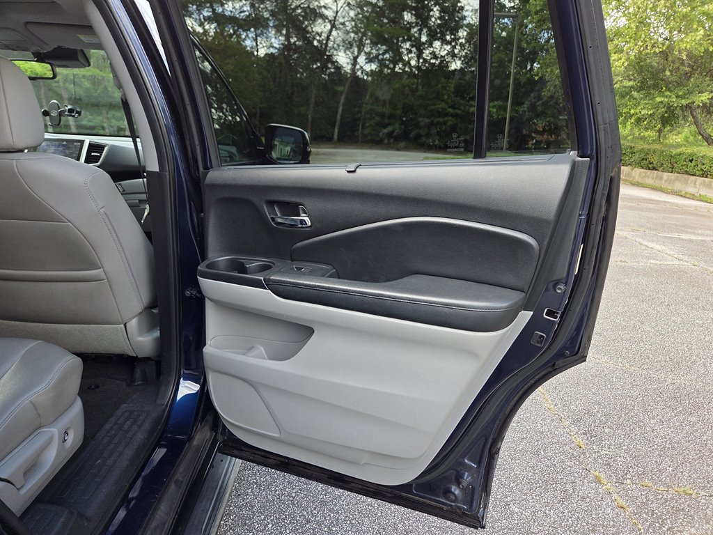 Used 2016 Honda Pilot Touring image 38