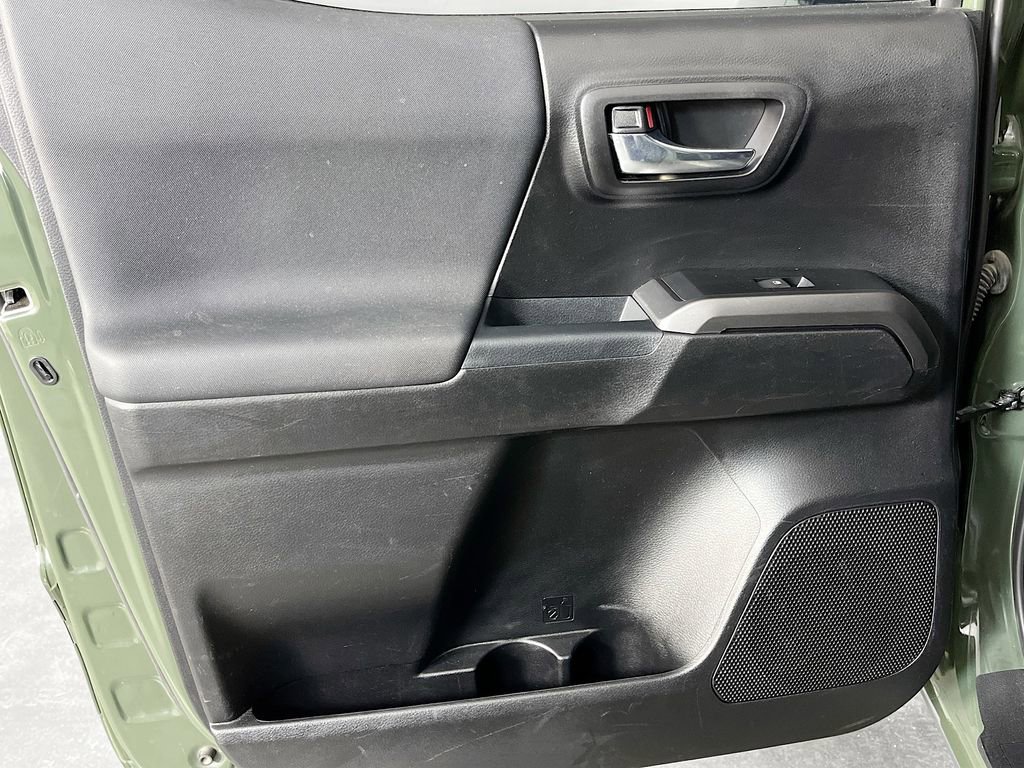 Used 2022 Toyota Tacoma TRD Off-Road image 27