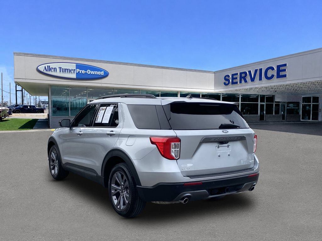 Used 2023 Ford Explorer XLT w/ Equipment Group 202A AWD/4WD image 6