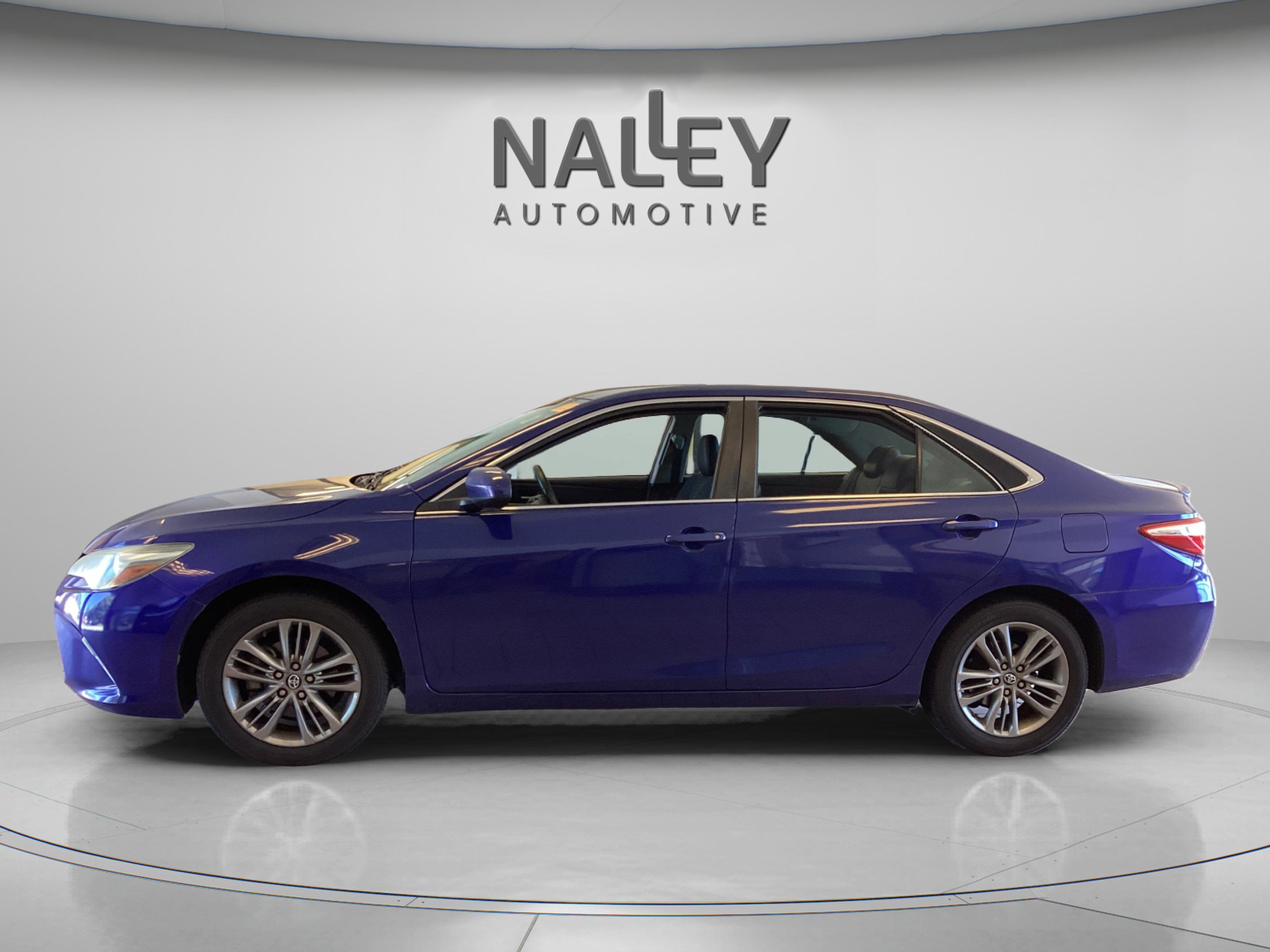 Used 2016 Toyota Camry SE FWD image 2