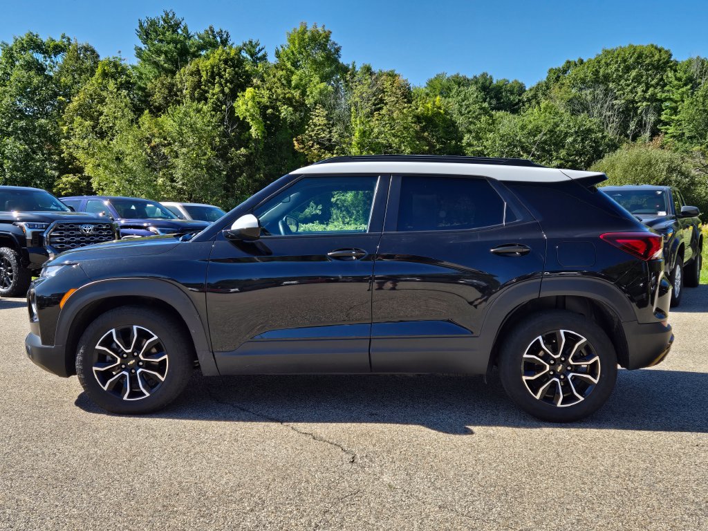 Used 2023 Chevrolet TrailBlazer ACTIV w/ Convenience Package FWD image 2