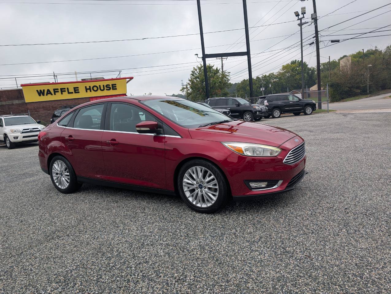 Used 2015 Ford Focus Titanium FWD image 3