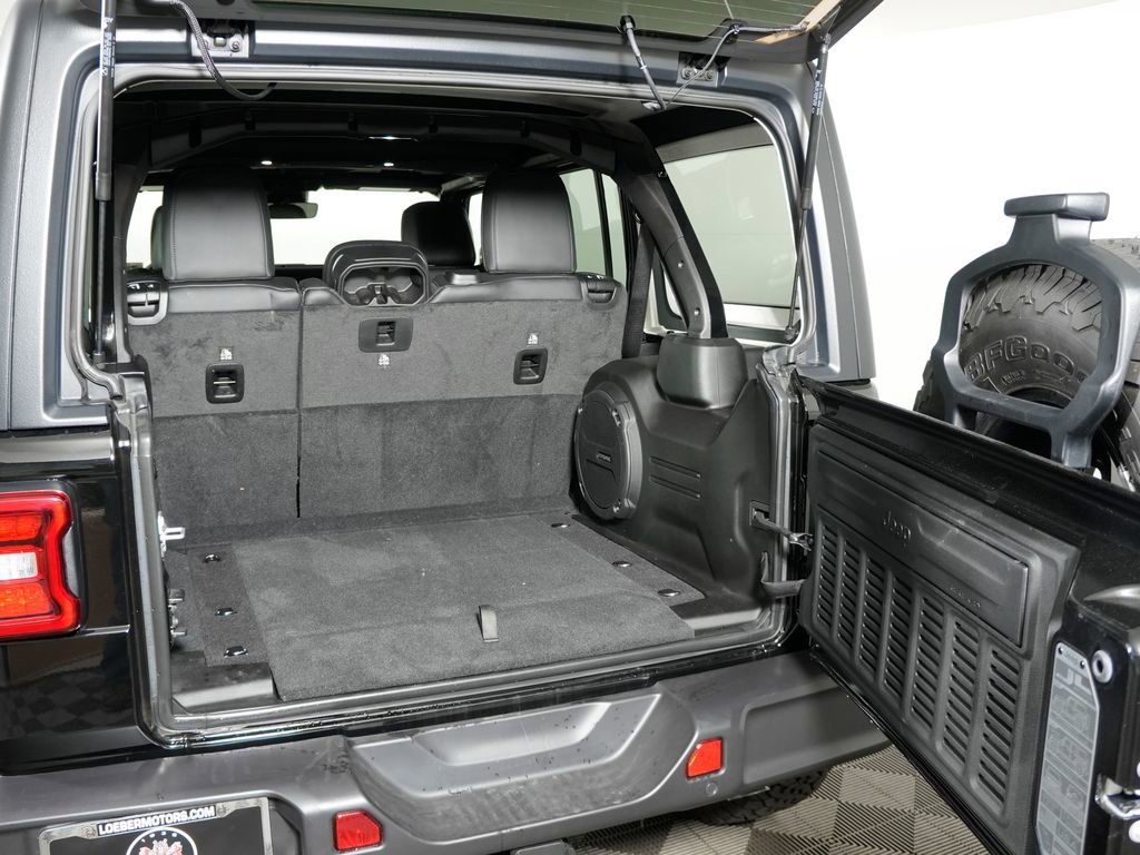 Used 2024 Jeep Wrangler Unlimited Rubicon w/ Dual Top Group AWD/4WD image 39