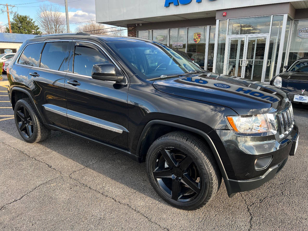 Used 2011 Jeep Grand Cherokee Laredo AWD/4WD image 4