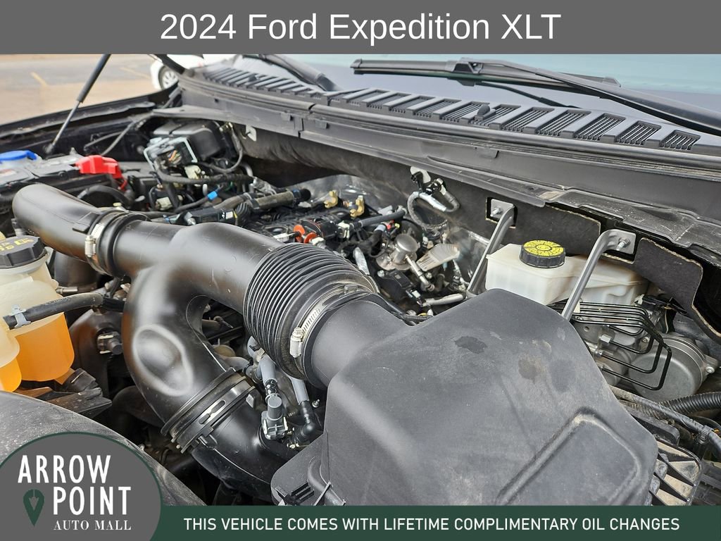 Used 2024 Ford Expedition XLT image 14