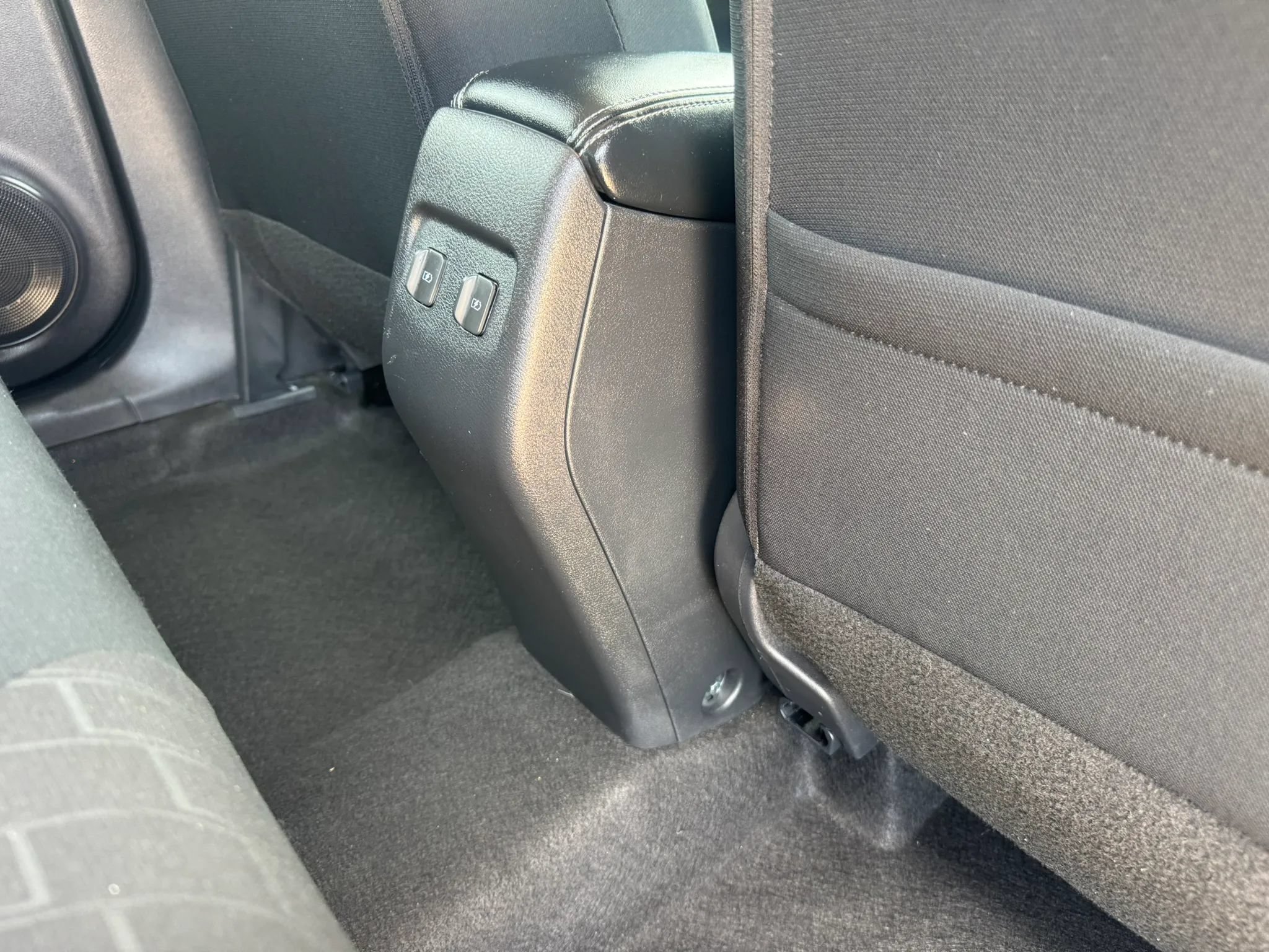 Used 2023 Nissan Kicks SV FWD image 40