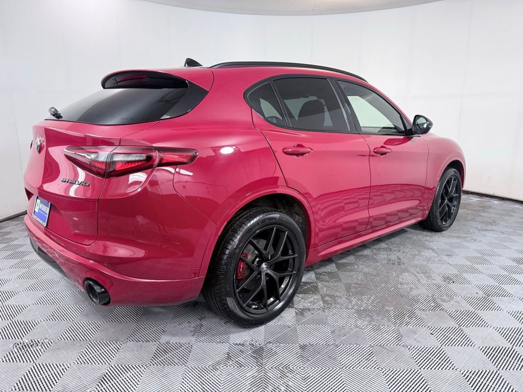 Used 2020 Alfa Romeo Stelvio Ti Sport image 7