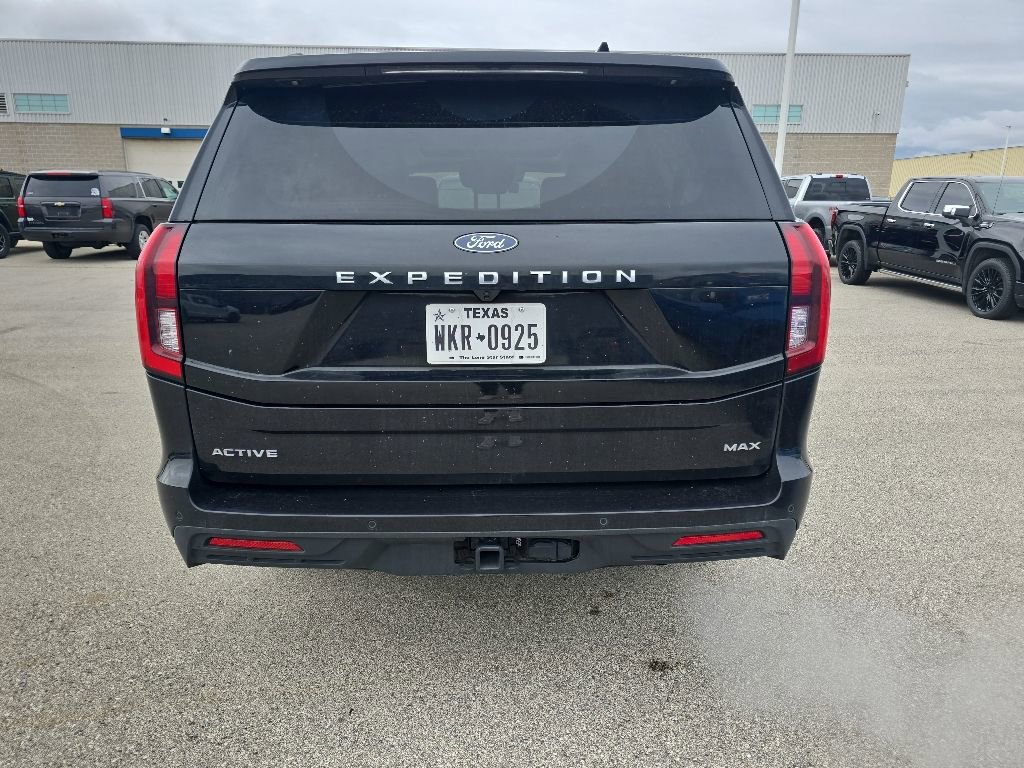Used 2025 Ford Expedition Max Active AWD/4WD image 4