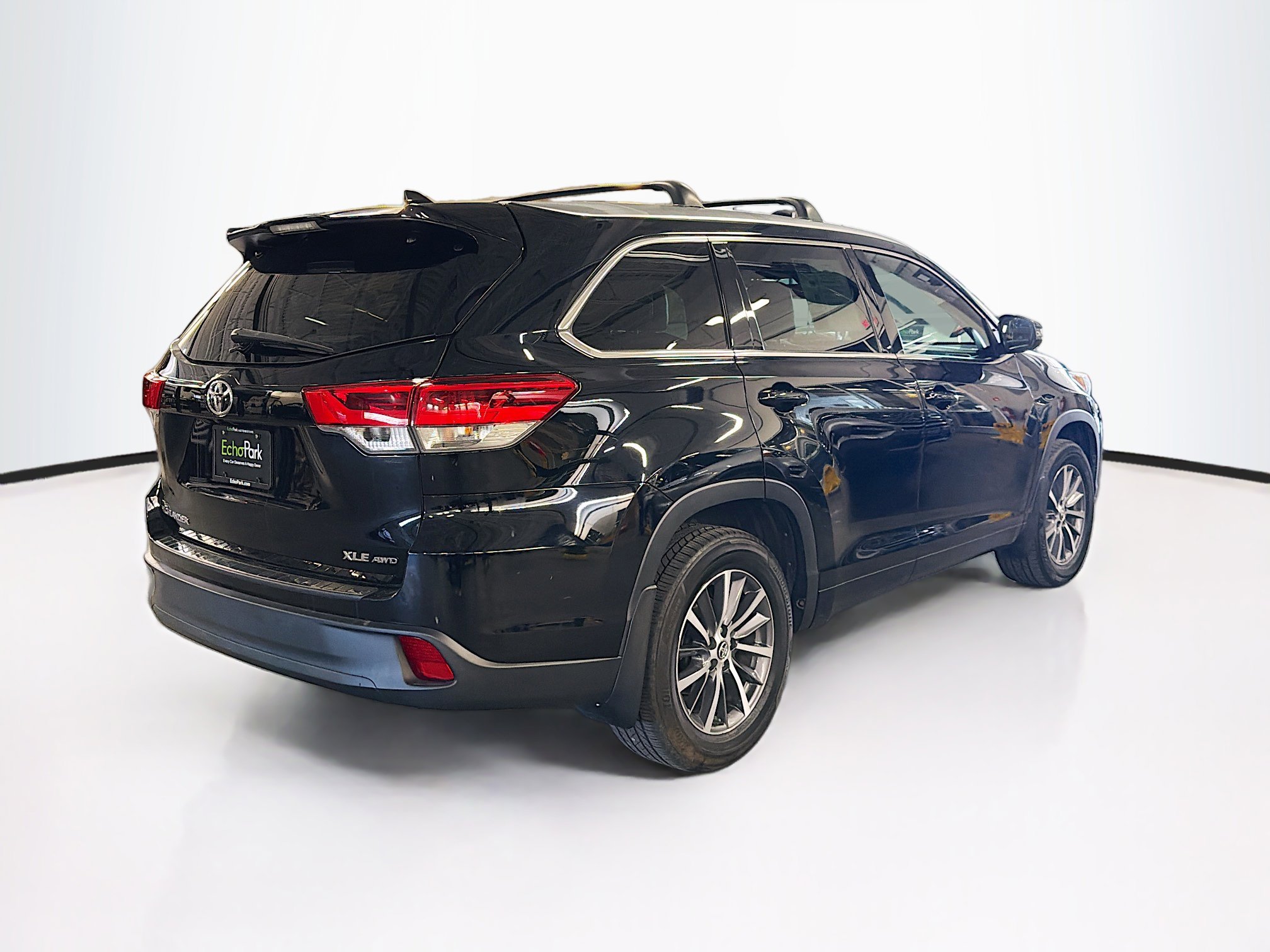 Used 2017 Toyota Highlander XLE AWD/4WD image 9