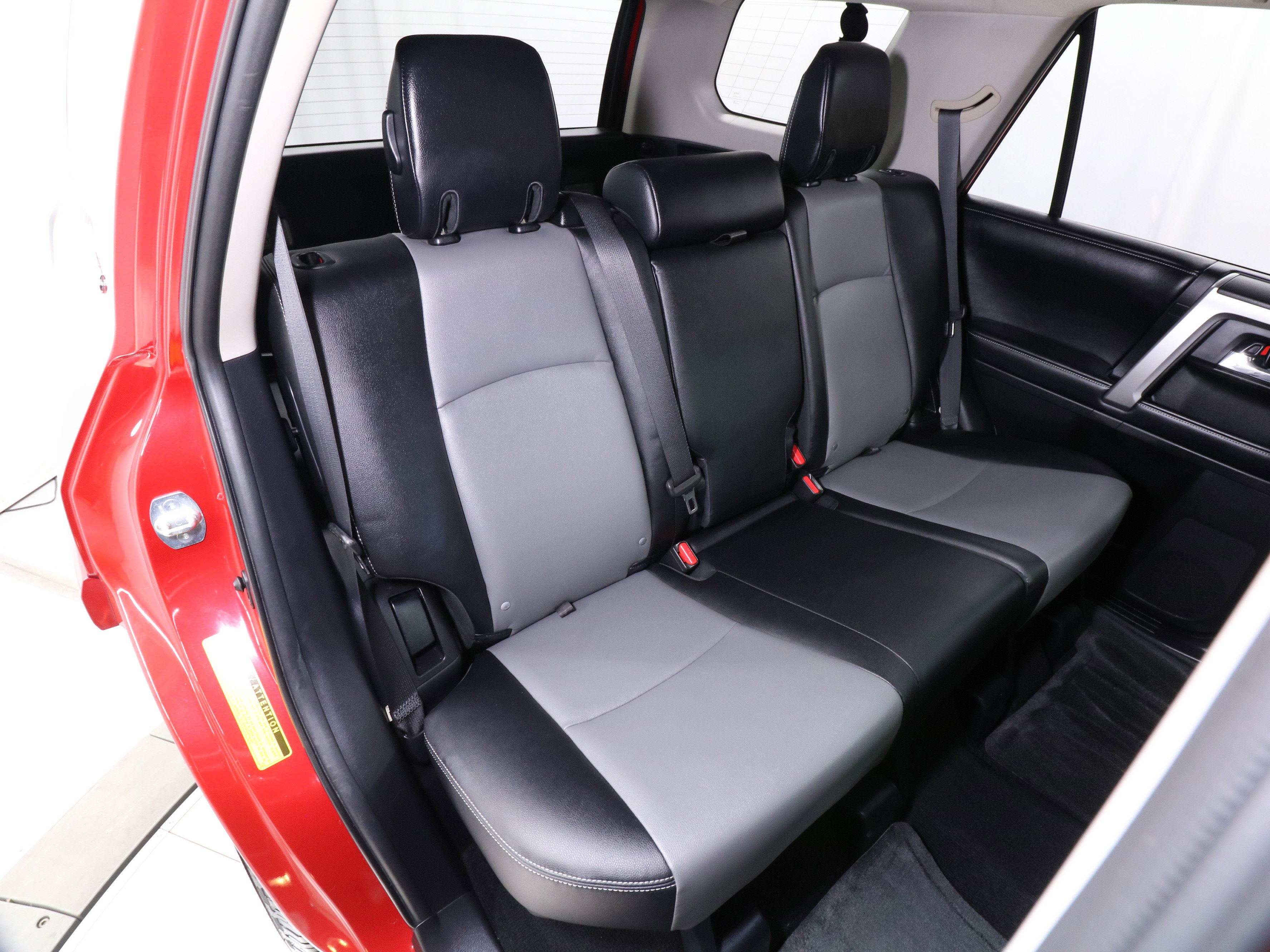 Used 2016 Toyota 4Runner SR5 image 21