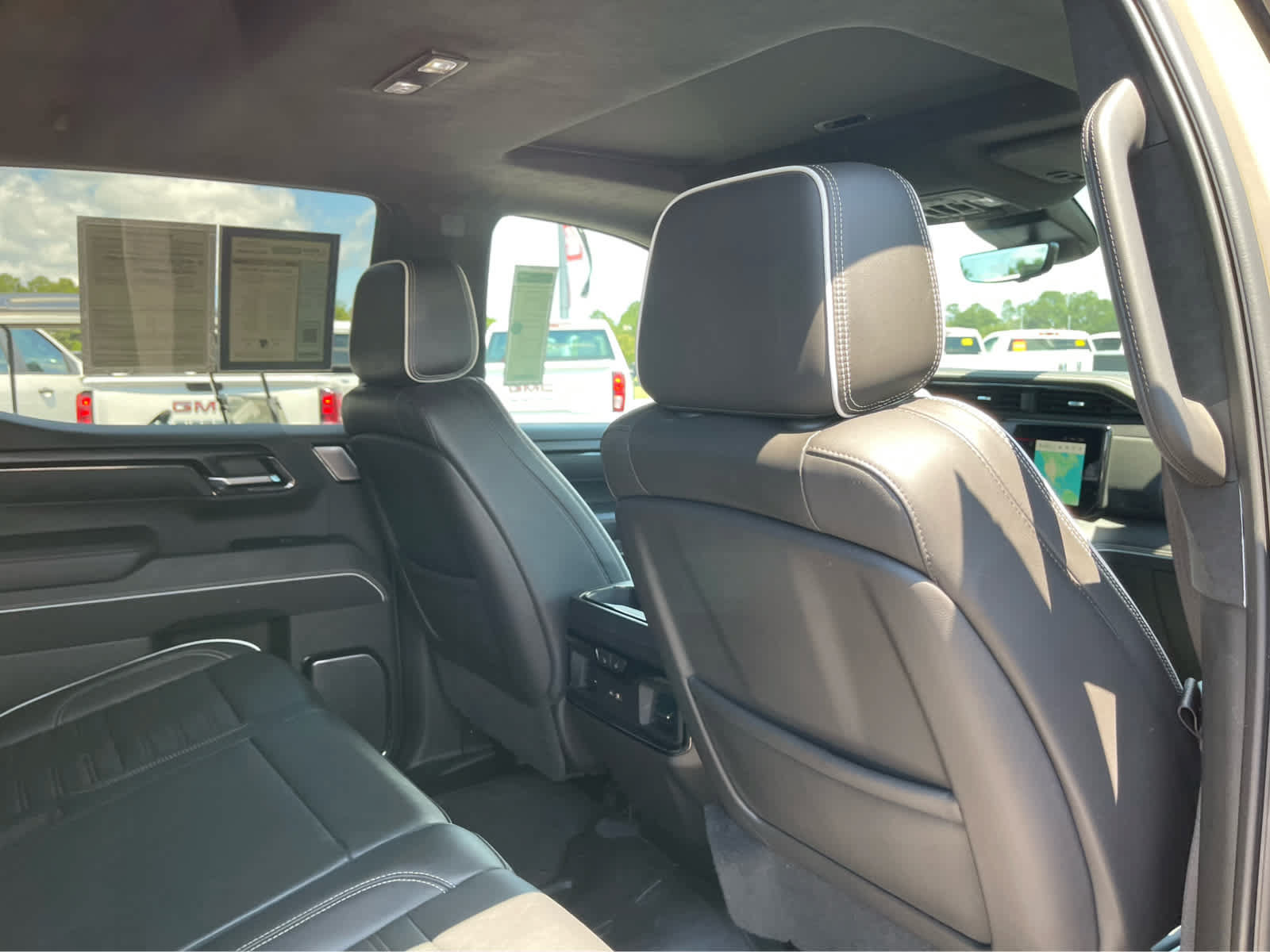 Used 2023 GMC Sierra 1500 AT4X AWD/4WD image 24