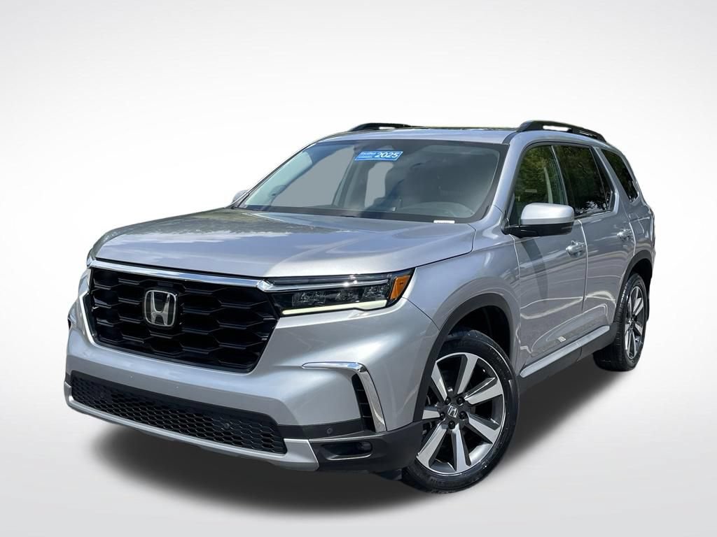 Certified 2025 Honda Pilot Touring image 6
