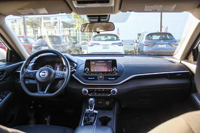 Used 2023 Nissan Altima 2.5 S FWD image 16