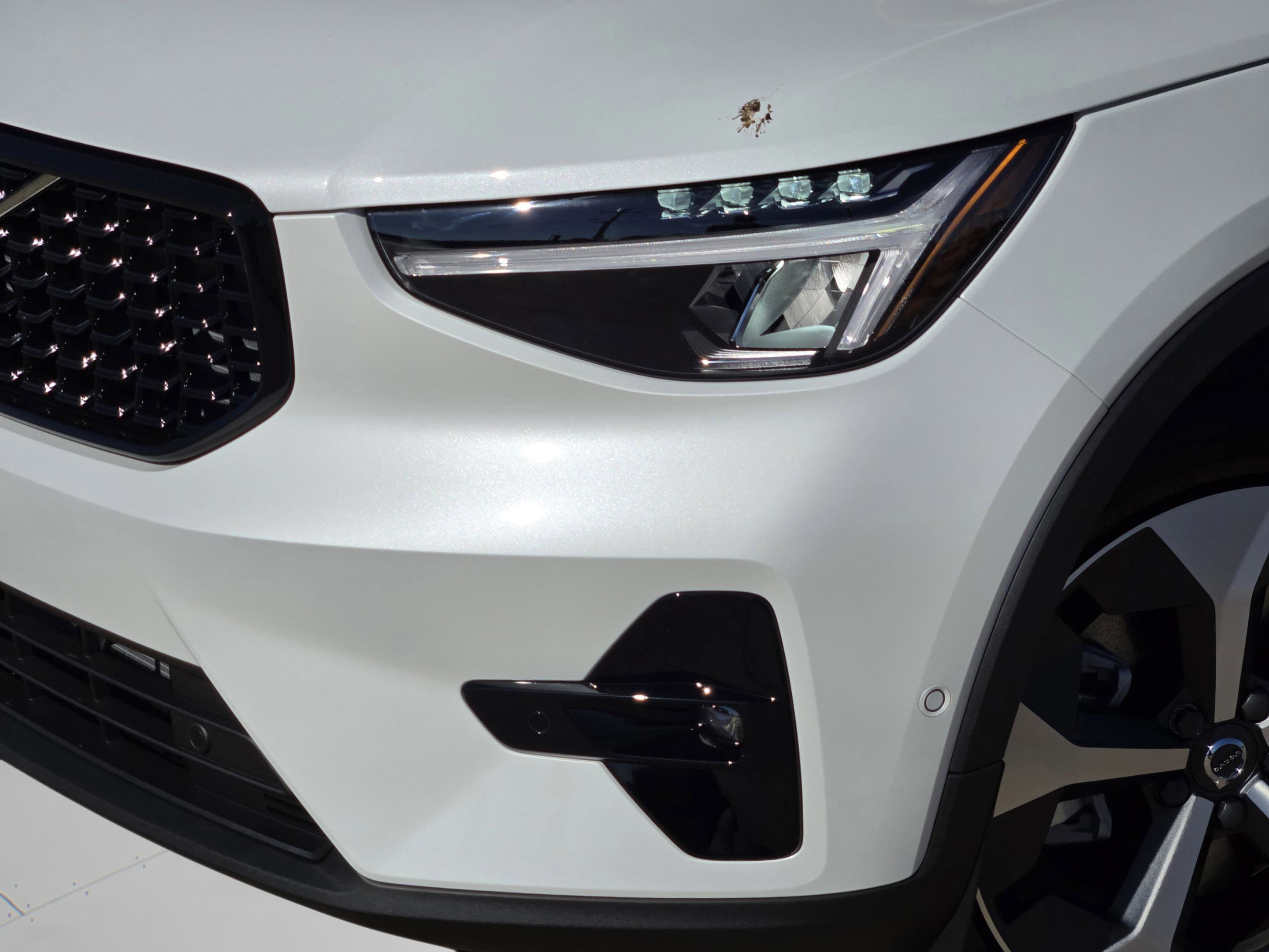 New 2026 Volvo XC40 B4 Plus w/ Protection Package Premier FWD image 29