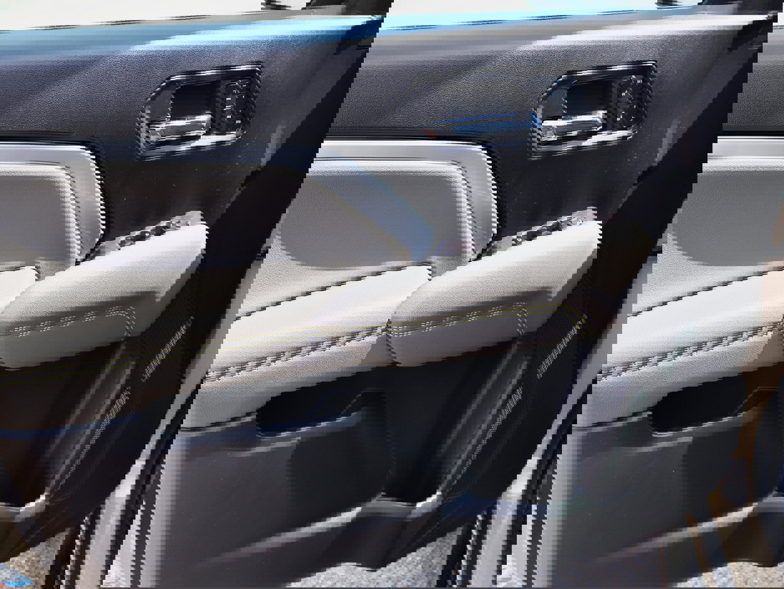 Used 2023 Chevrolet Colorado ZR2 w/ Desert Boss Special Edition image 15