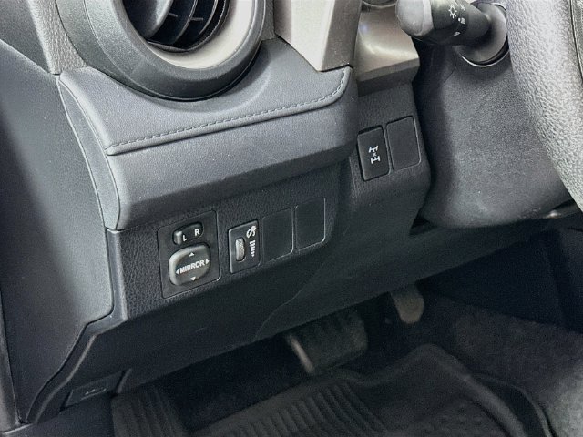 Used 2016 Toyota RAV4 LE AWD/4WD image 13