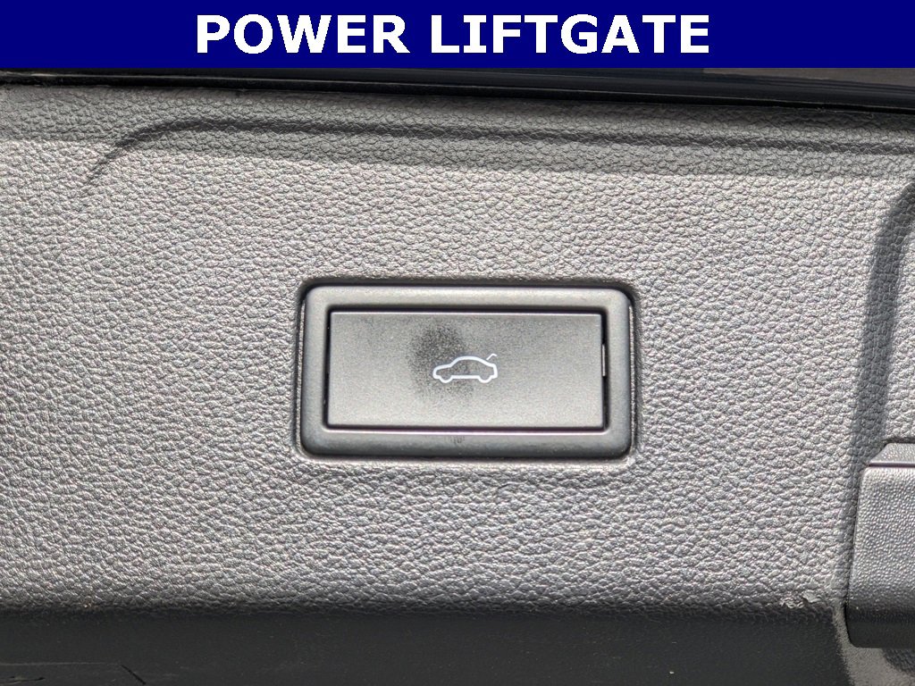 Used 2024 Volkswagen Atlas SE image 16