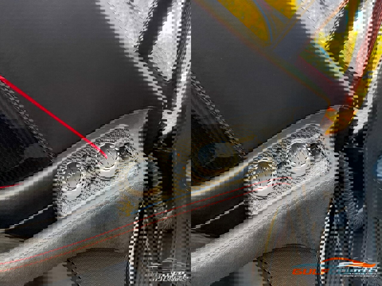 Used 2015 McLaren 650S Spider image 29