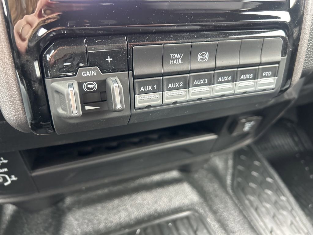 New 2026 RAM 5500 Tradesman AWD/4WD image 23