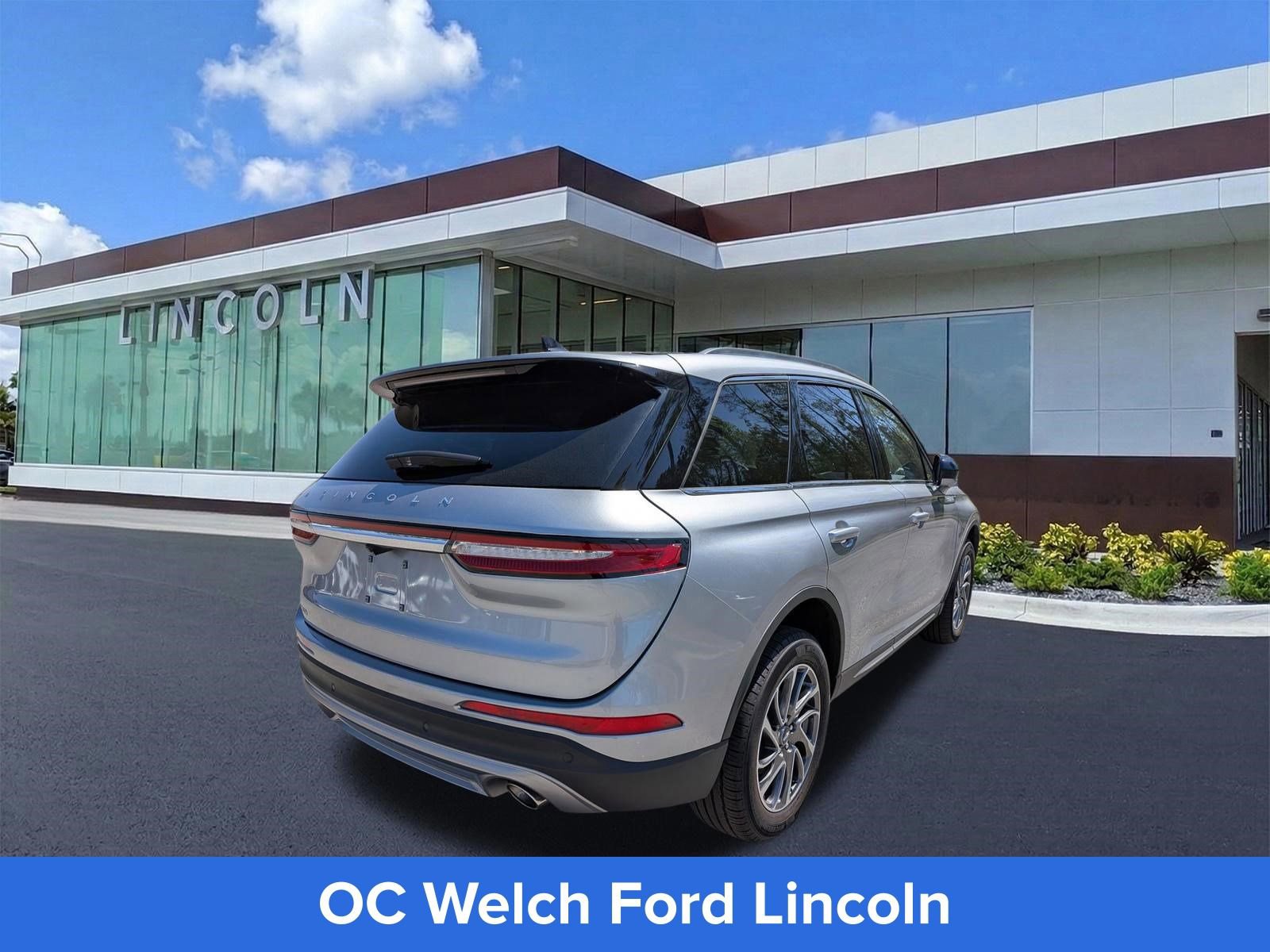 Used 2022 Lincoln Corsair FWD w/ Equipment Group 101A image 3