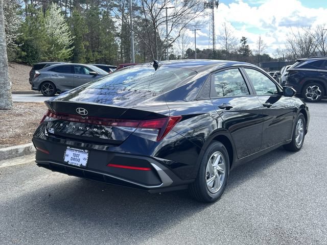 New 2026 Hyundai Elantra SE FWD image 7