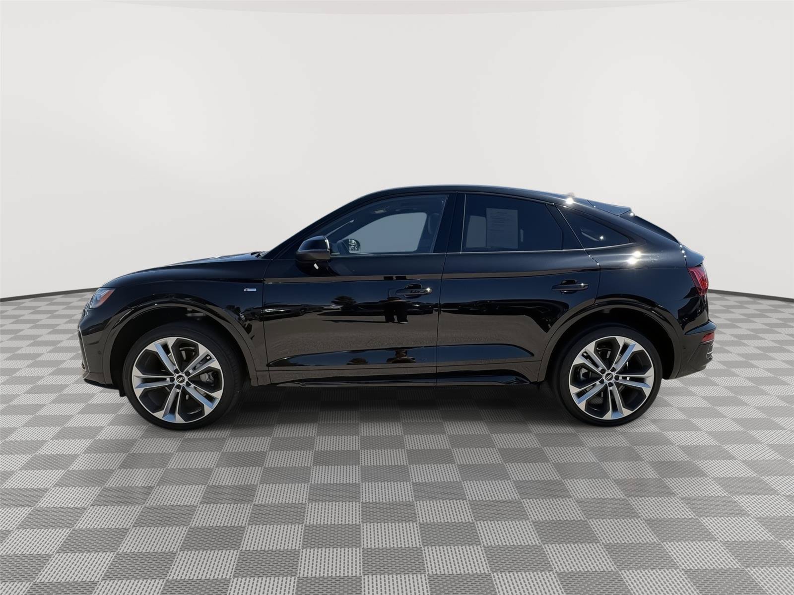 Used 2023 Audi Q5 2.0T Prestige w/ Prestige Package AWD/4WD image 2