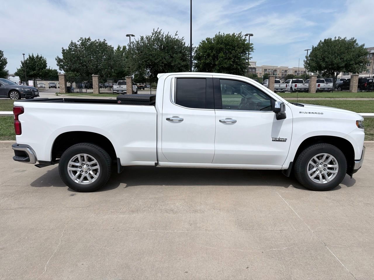 Used 2019 Chevrolet Silverado 1500 LTZ w/ LTZ Texas Edition RWD image 3