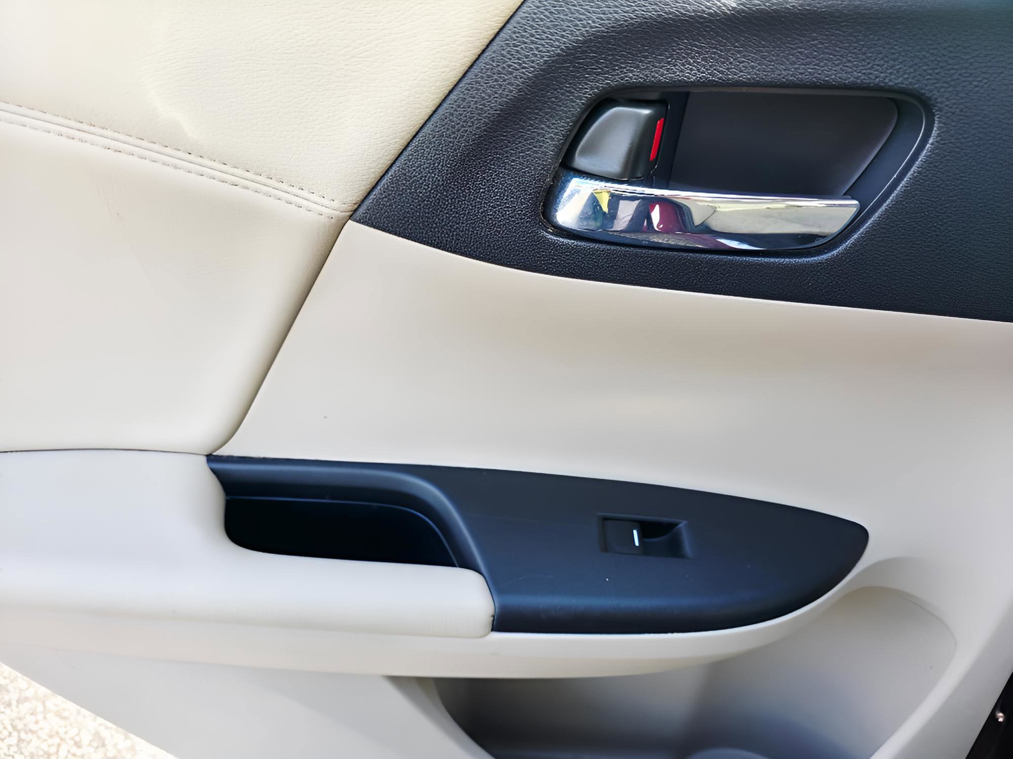 Used 2015 Honda Accord EX-L image 16