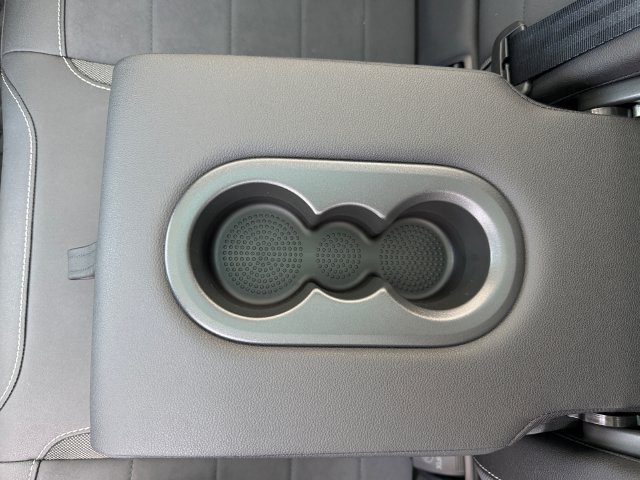 Used 2024 Volkswagen Taos SE AWD/4WD image 31