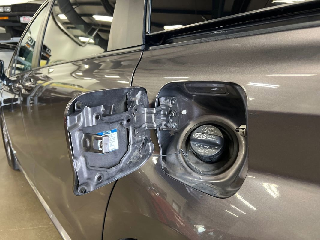 Used 2021 Toyota Sienna LE image 36