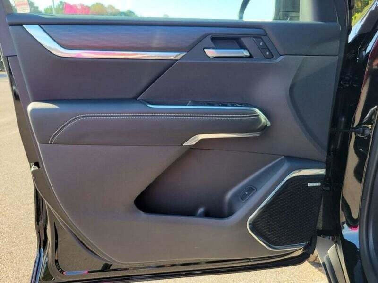 New 2026 GMC Acadia Elevation w/ Black Edition FWD image 23