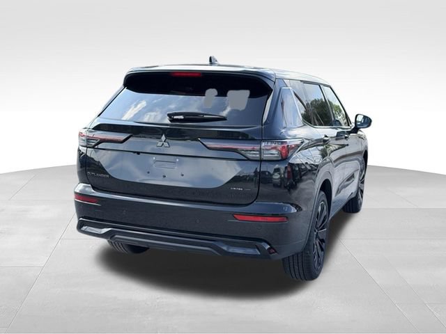 New 2026 Mitsubishi Outlander LE FWD image 3
