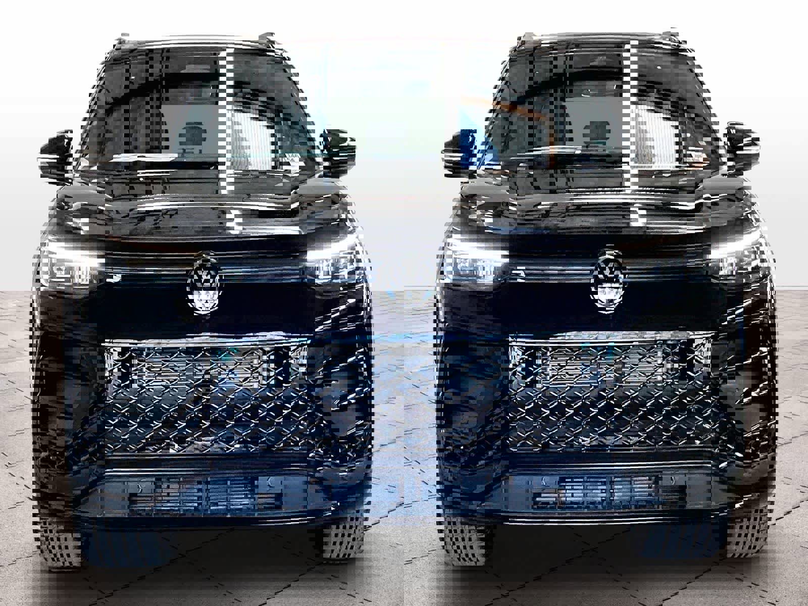 New 2026 Volkswagen Tiguan SE R-Line image 5