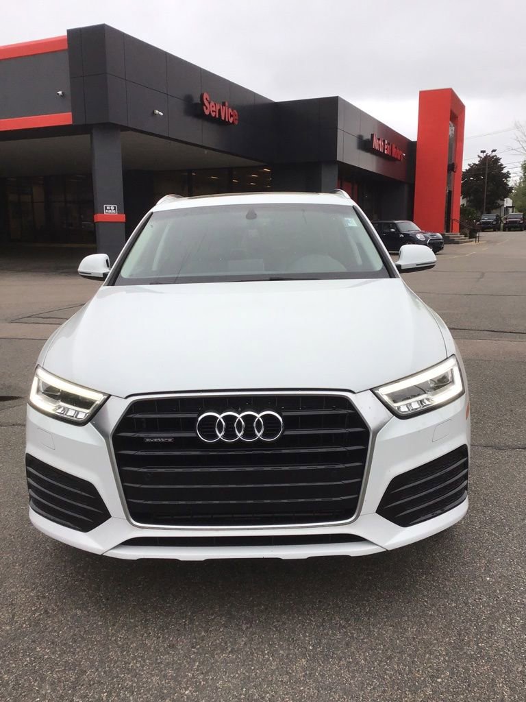 Used 2018 Audi Q3 2.0T Premium Plus w/ Premium Plus Package AWD/4WD image 2