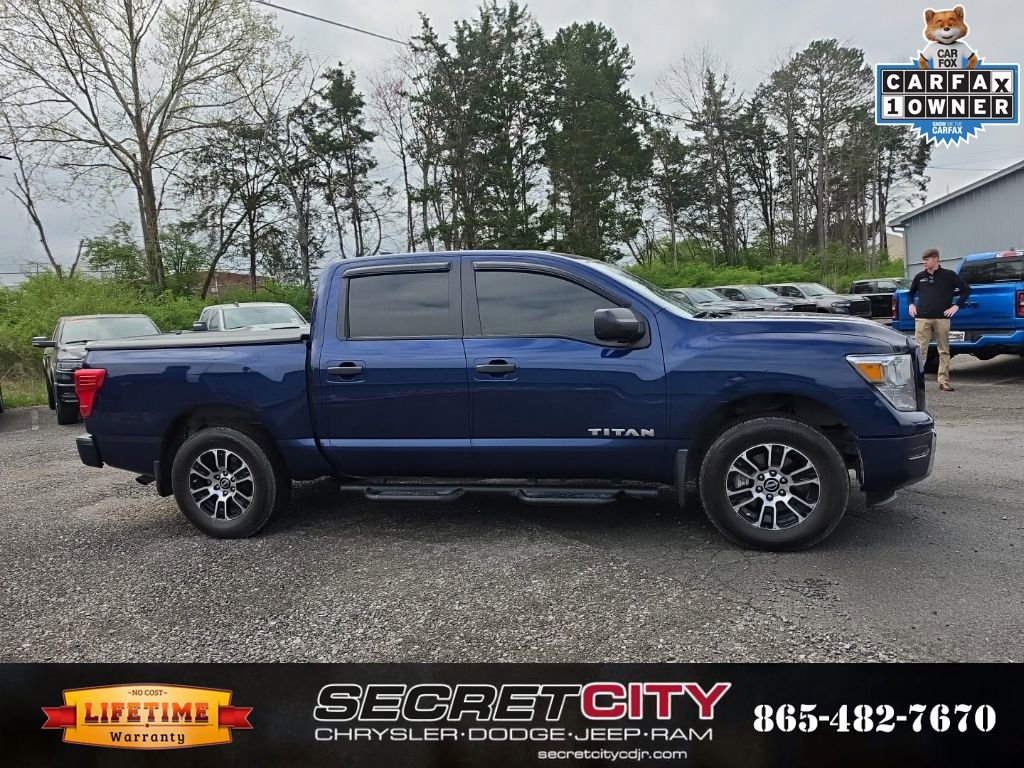 Used 2023 Nissan Titan SV w/ Accessory Utility Package image 4
