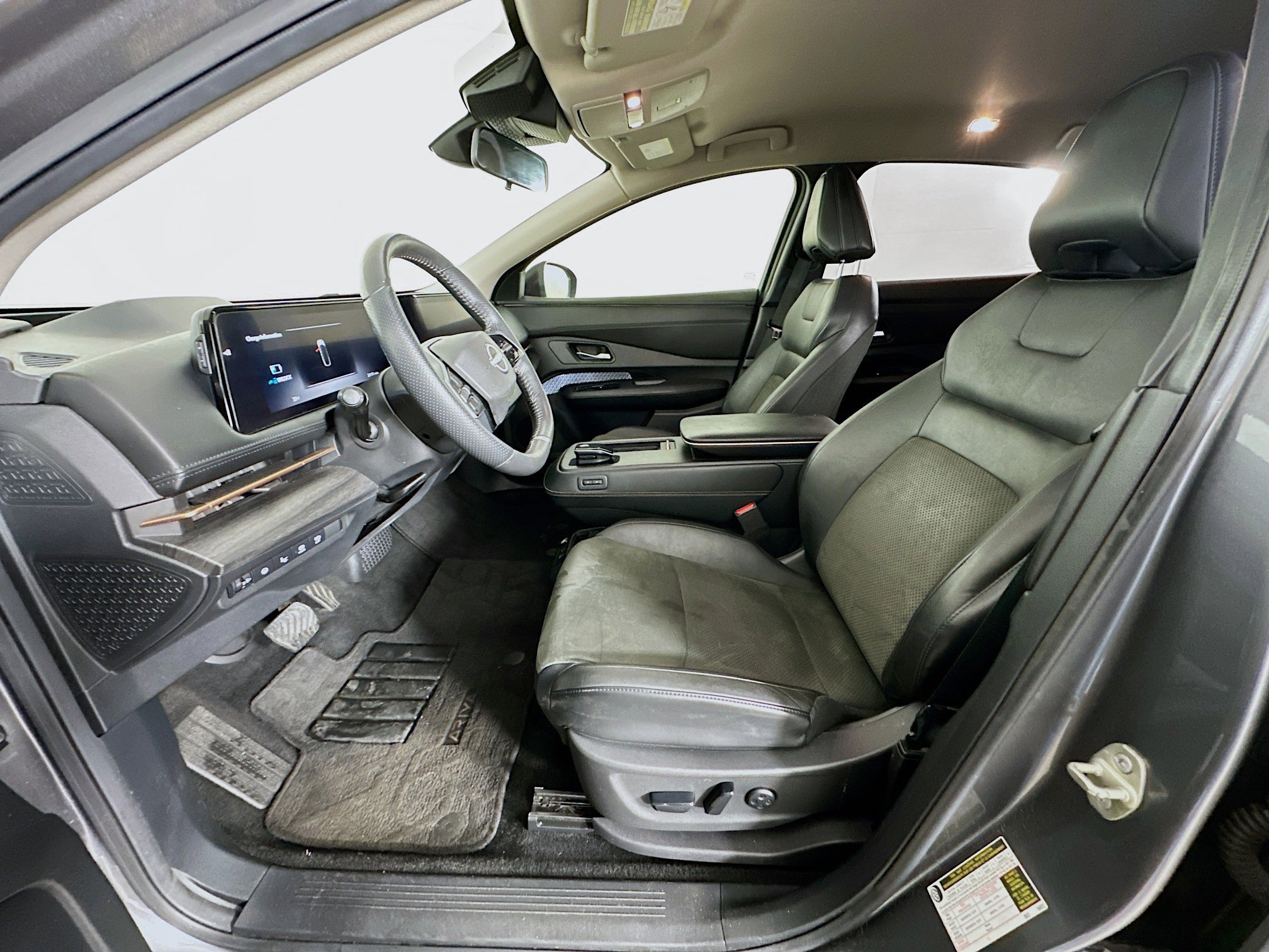 Used 2023 Nissan Ariya FWD image 13