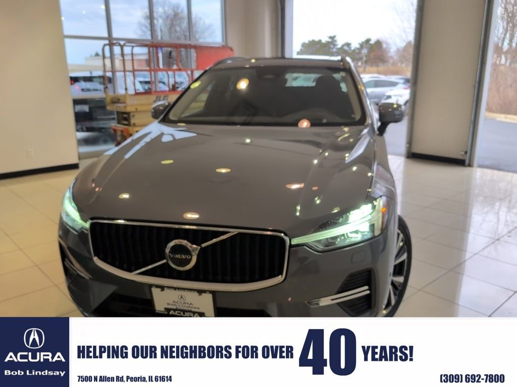 Used 2022 Volvo XC60 B5 Momentum w/ Advanced Package