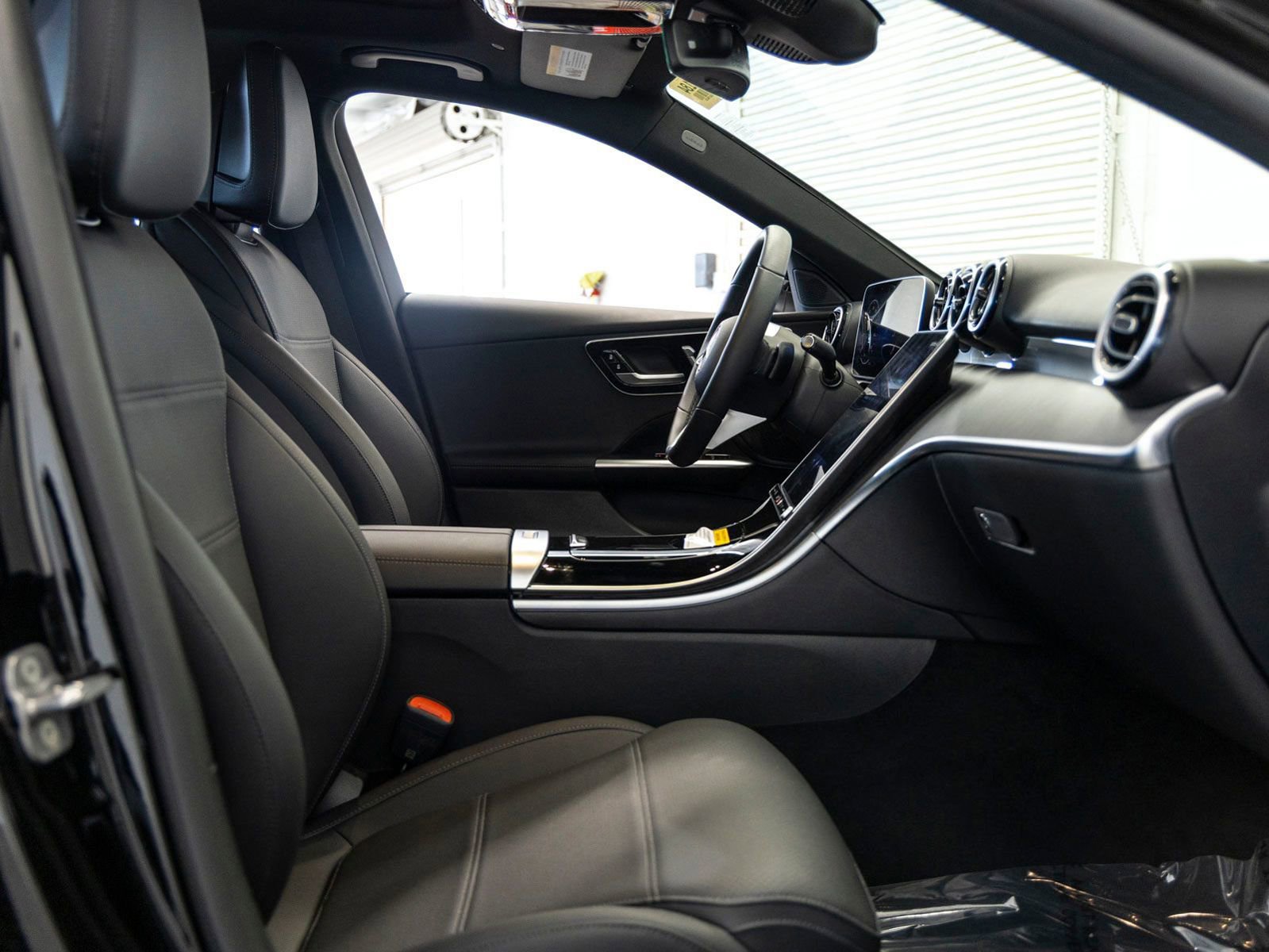 Used 2025 Mercedes-Benz C 300 Sedan image 28