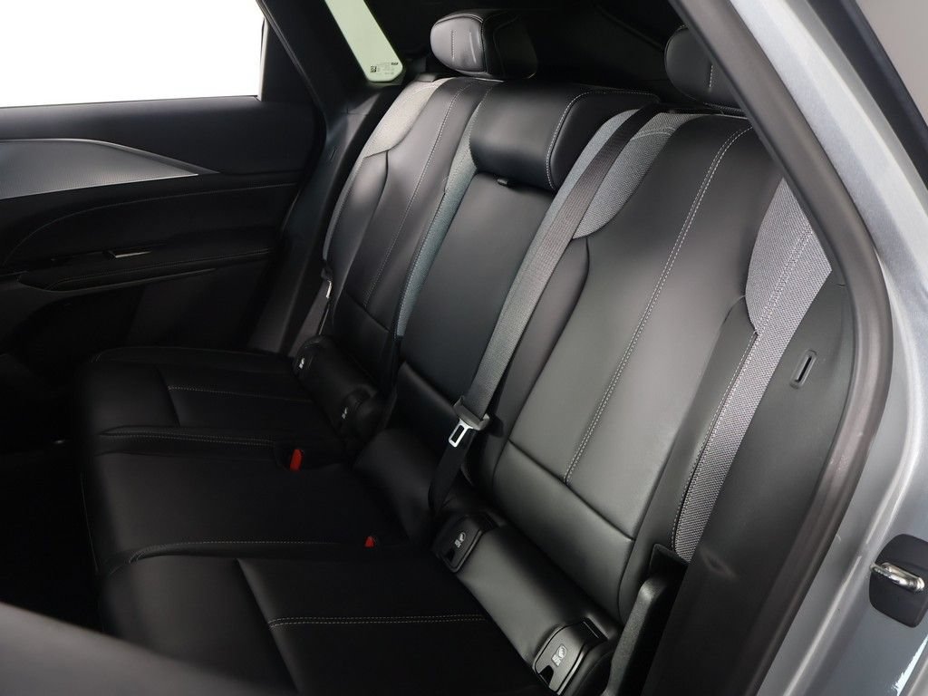 Used 2024 Cadillac Lyriq Tech RWD image 33