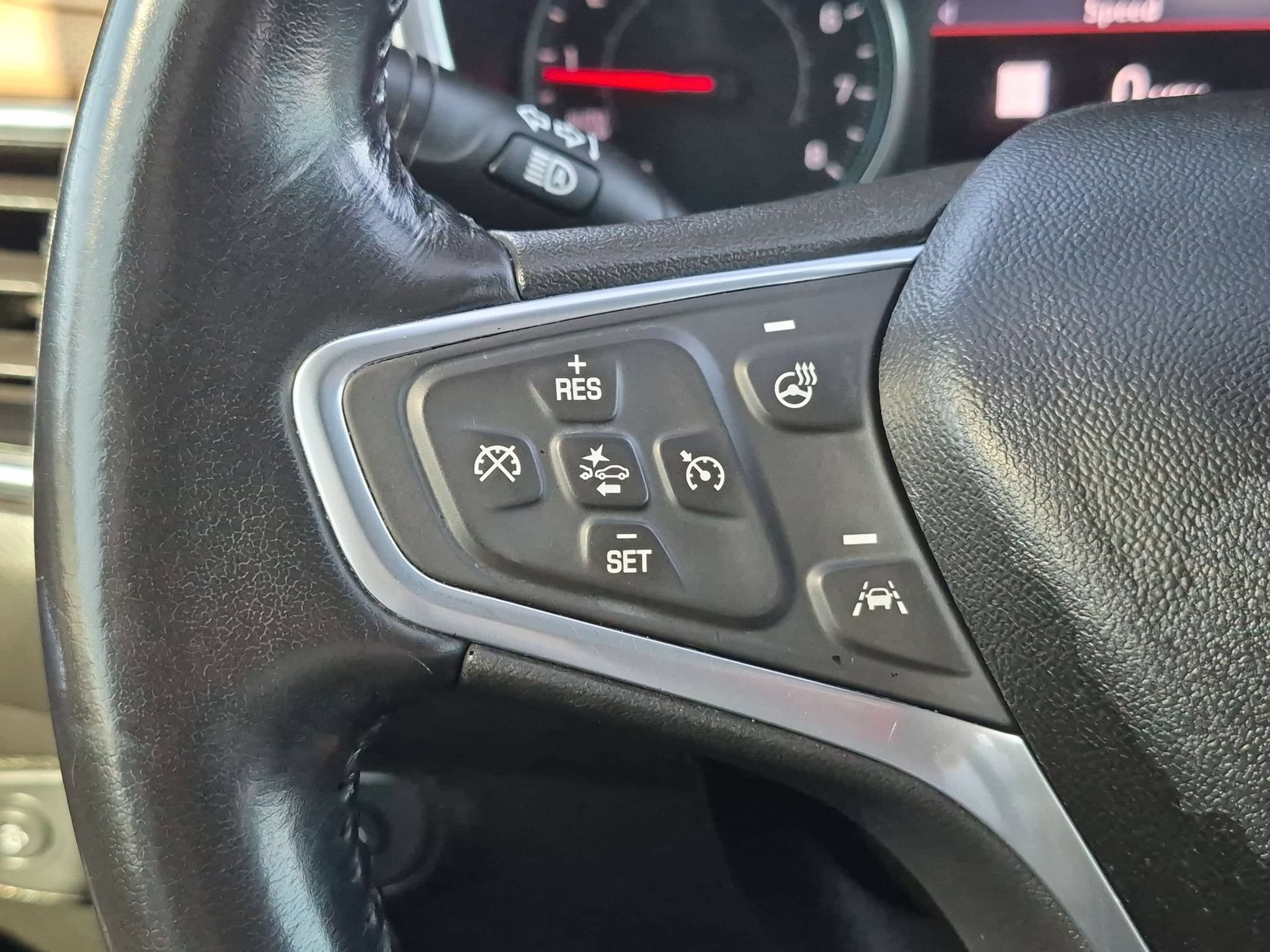 Used 2022 Chevrolet Equinox Premier FWD image 23